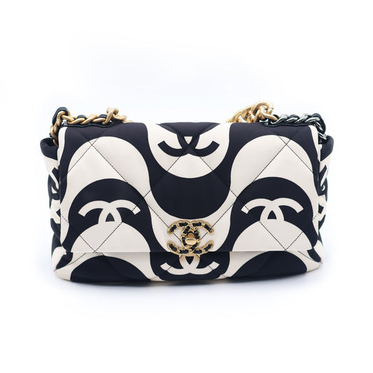 Chanel Medium 19 Flap bag